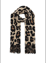 Load image into Gallery viewer, Wool blend leopard scarf
