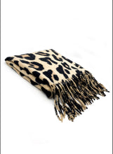 Load image into Gallery viewer, Wool blend leopard scarf
