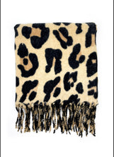 Load image into Gallery viewer, Wool blend leopard scarf
