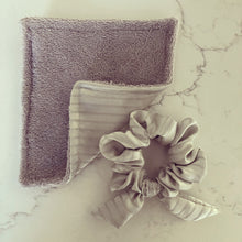 Load image into Gallery viewer, Luxury Silk &amp; Bamboo Cotton Facial Cloths
